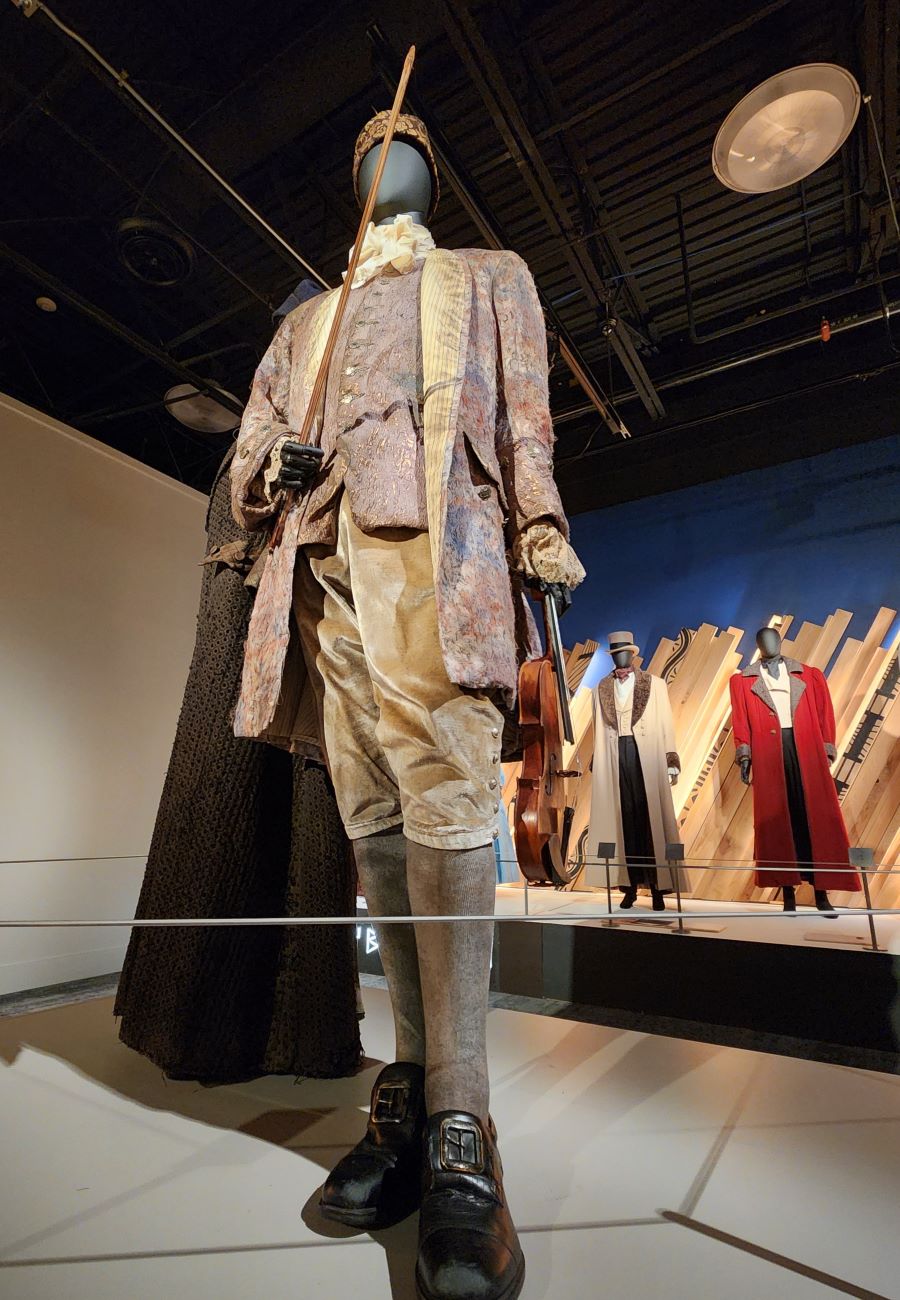 The costume of Fiddler from Roots